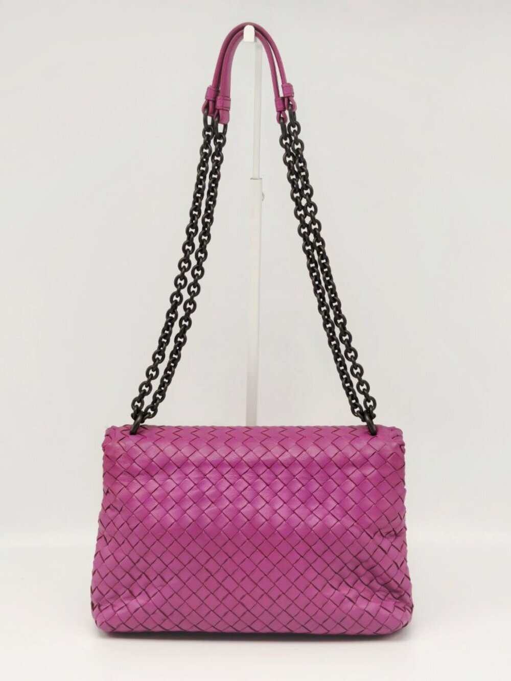 Bottega Veneta Intrecciato Purple Leather Chain Shoulder Bag Black Chain - Picture 2 of 12